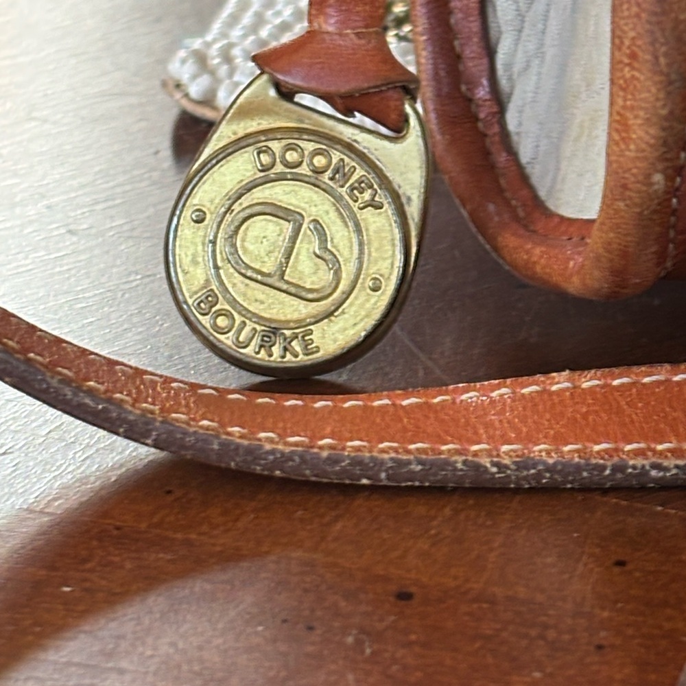 Vintage Dooney & Bourke All-Weather Pebbled Leather Zippered Crossbody Purse 80s - Picture 7 of 16